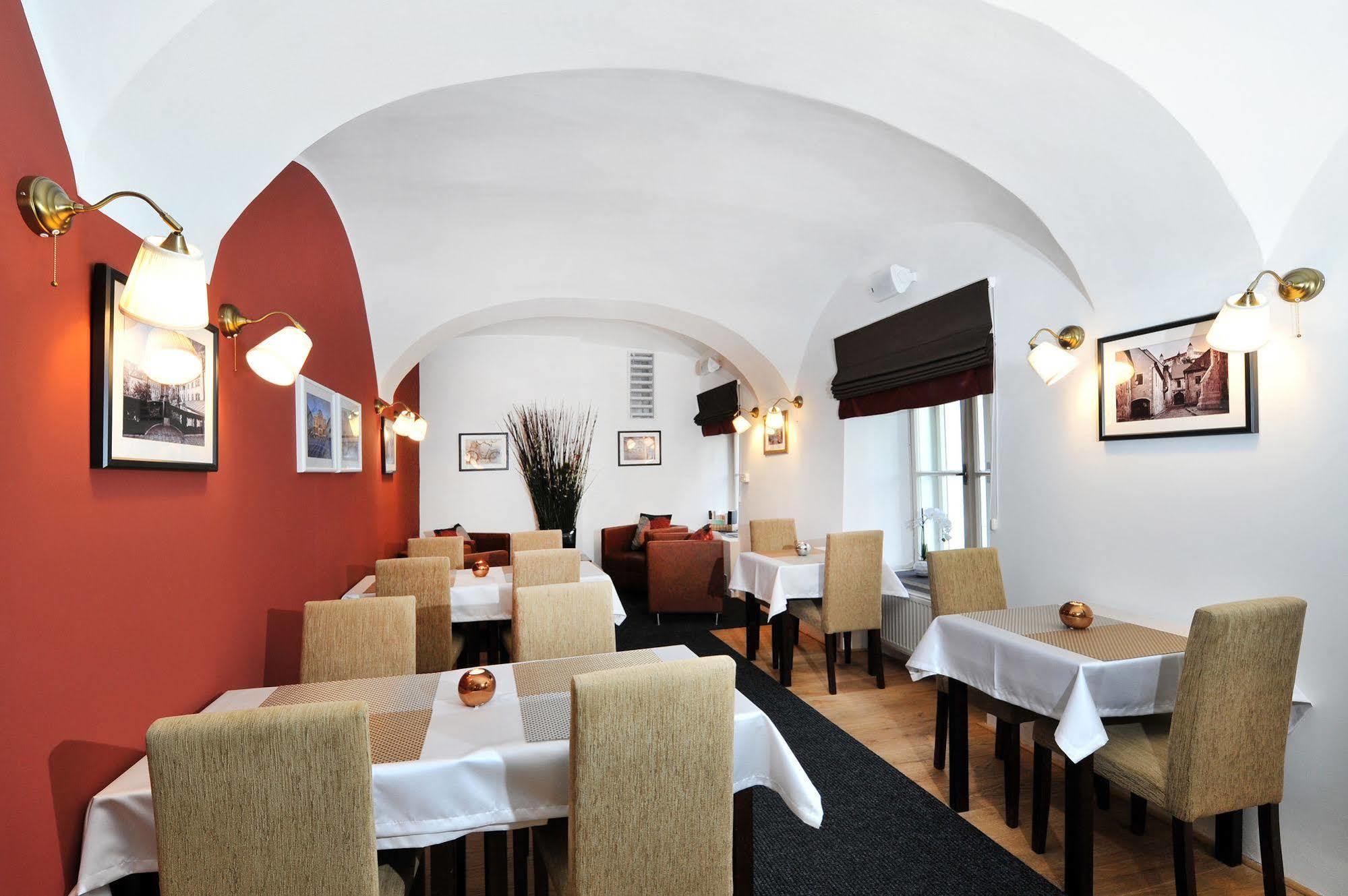 BEIGLI Hotel&Garden Bratislava Buitenkant foto